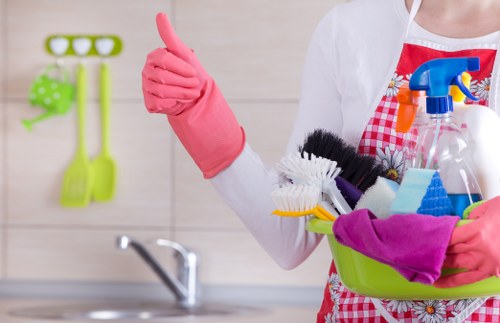 Kitchen and bathroom move-out cleaning in Kennington