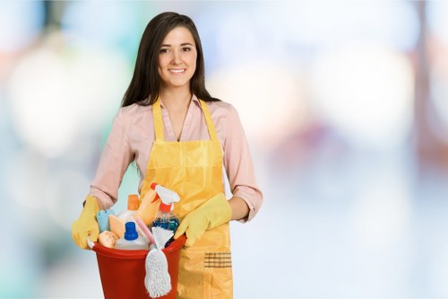Move in cleaning in Kennington for a modern apartment with access considerations